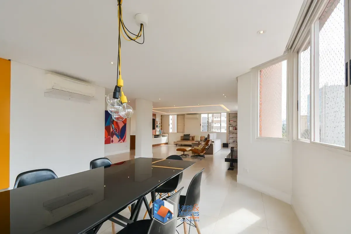 Imagem Apartamento para venda em Pinheiros com 2 quartos, sendo 2 suítes, 204m²