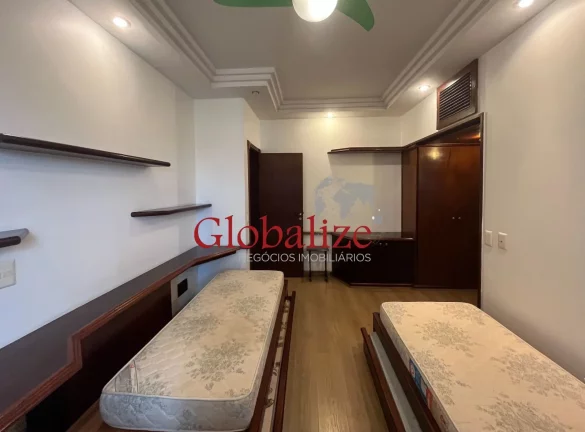 Imagem Apartamento à venda com 252m², 3 suítes, frente mar com sacadas por R$3.000.000,00 no Gonzaga em Santos
