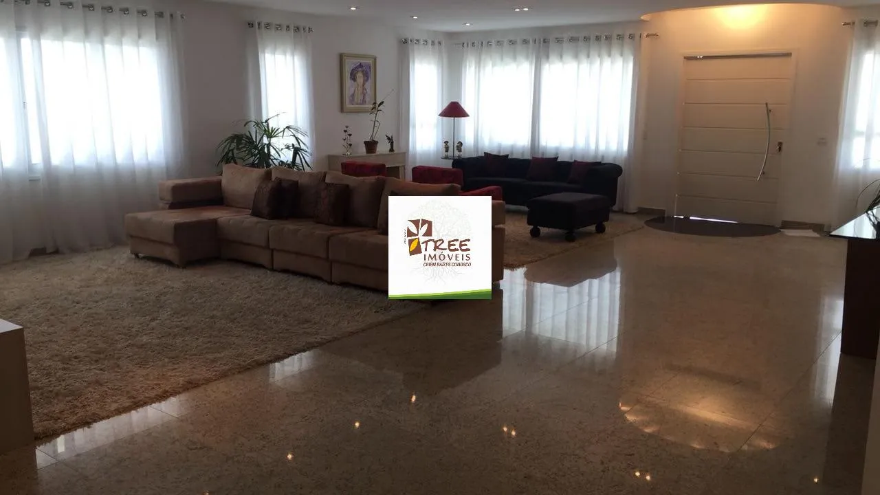 Imagem VENDA DE CASA TÉRREA NO CONDOMÍNIO MONTEREY VILLE, EM MOGI DAS CRUZES, 700m² com 4 quartos, 2 suítes, piscina, churrasqueira e 4 vagas. CONSULTE-NOS.