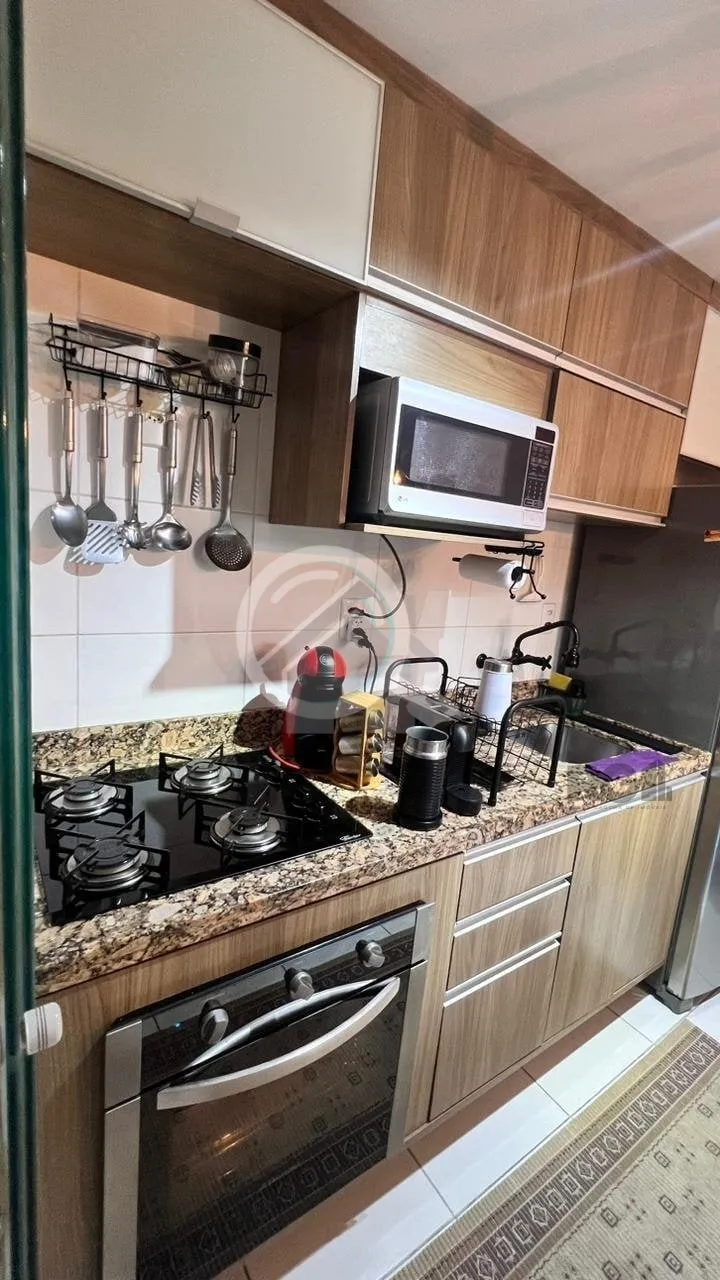Imagem Apartamento de um dormitório localizado no charmoso Bairro Menino Deus, apresenta-se semi-mobiliado...