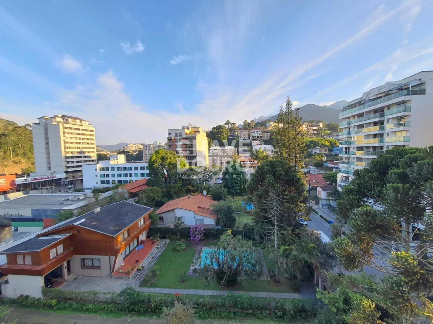 Imagem Apartamento de 2 Quartos (sendo 1 suíte com varanda) + Dependência e 1 Vaga