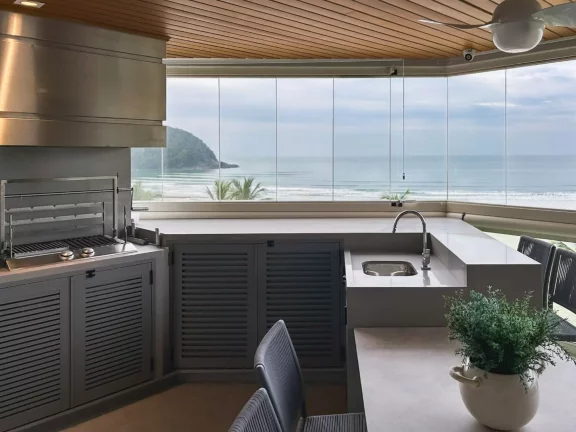 Imagem Luxuoso apartamento de 4 quartos na Riviera de São Lourenço Módulo 07: 4 suítes, 3 salas, 4 vagas de garagem e 241,13 m² de área.
