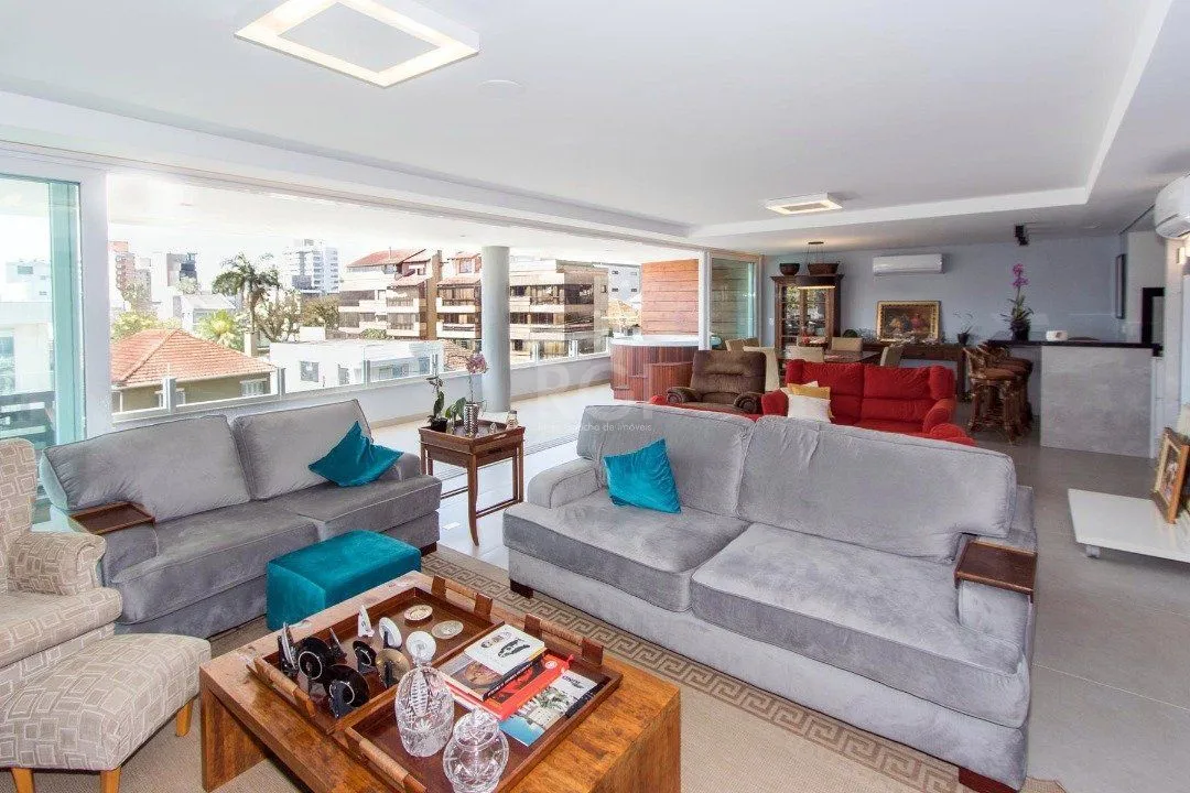 Imagem Cobertura para Venda - 230.43m², 3 dormitórios, sendo 3 suites, 2 vagas - Menino Deus
