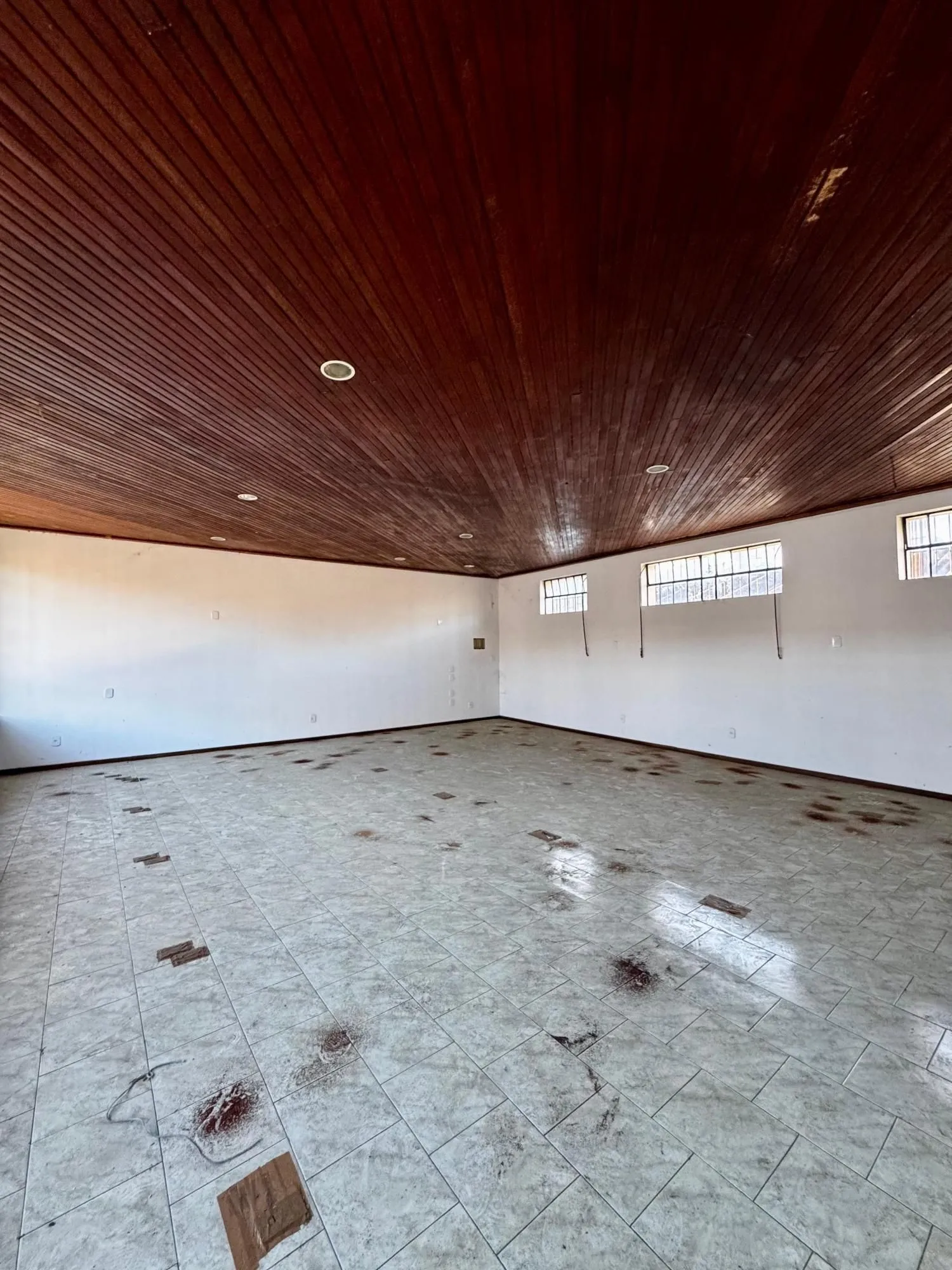 Imagem Predio para Locação/Aluguel - 1470m², 0 dormitórios, Floresta