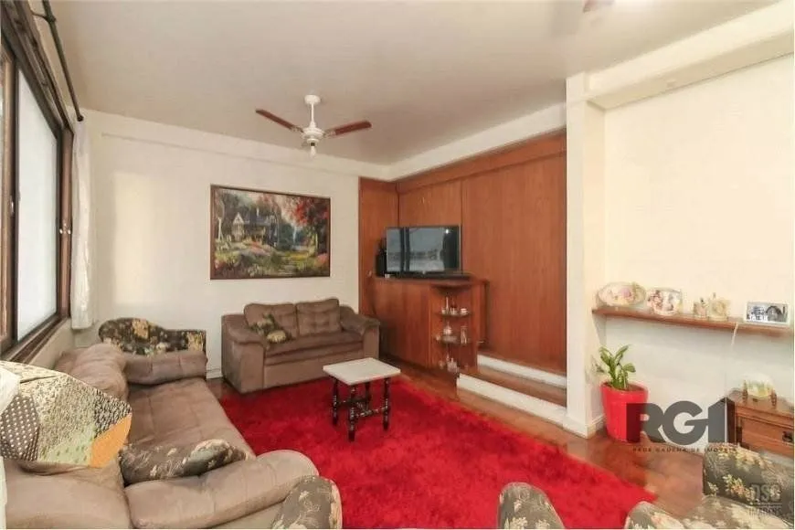 Imagem Casa de 285m² - 4 dormitórios, 4 vagas no bairro Bom Jesus