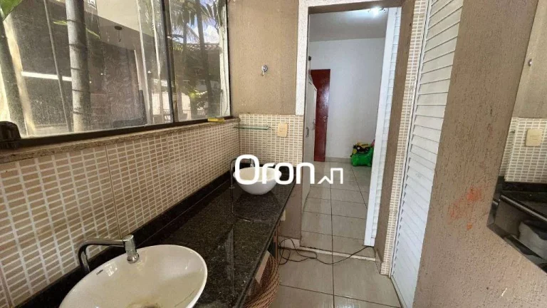 Imagem Sobrado à venda, 280 m² por R$ 2.250.000,00 - Jardins Madri - Goiânia/GO