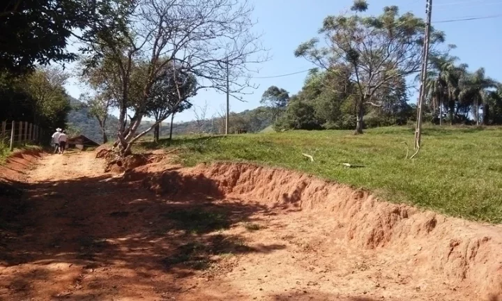 Imagem Linda Área para Loteamento em Piracaia 20 alqueires