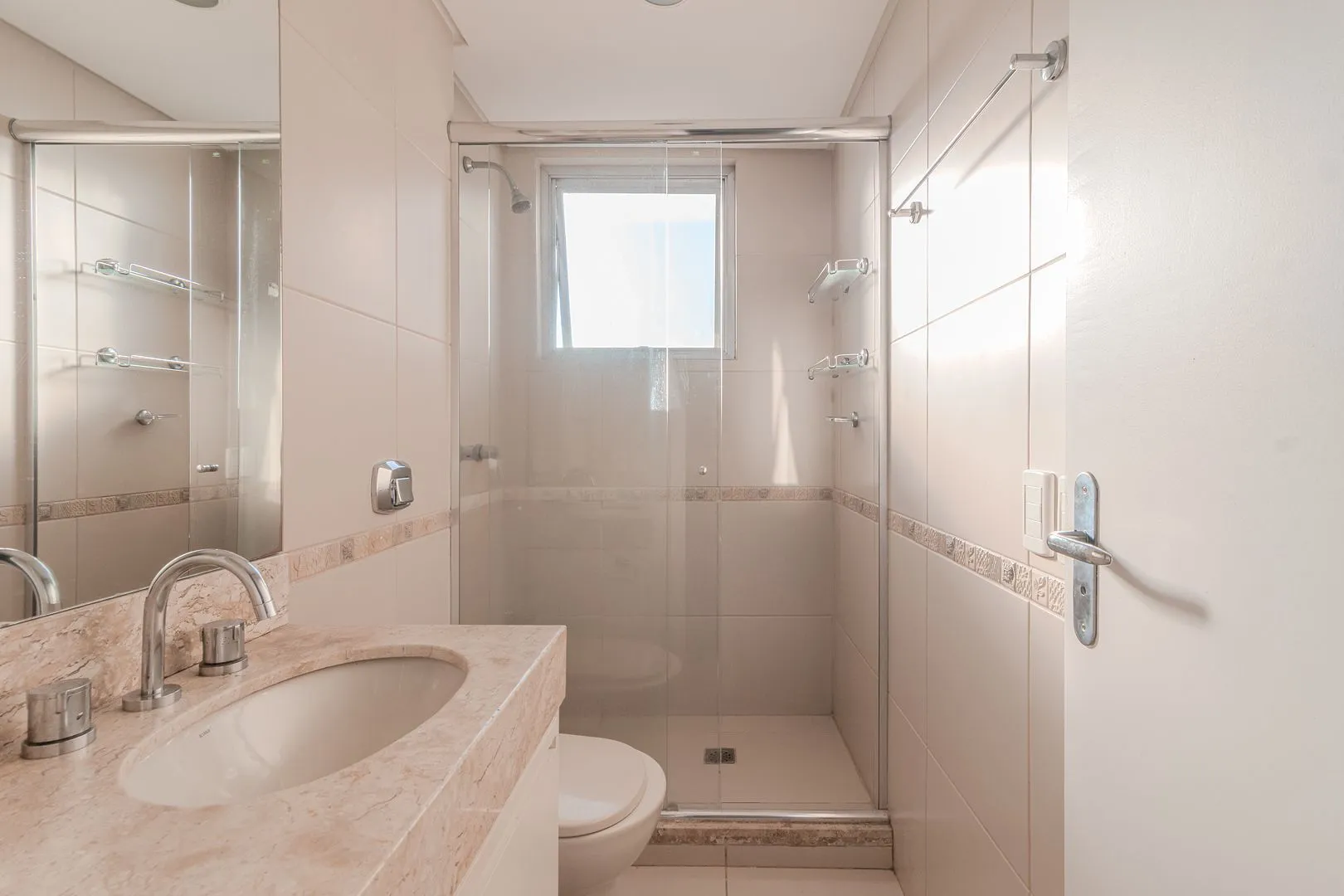 Imagem ️ MÁFFER IMÓVEIS ALUGA - APARTAMENTO 3 DORMITÓRIOS | 3 VAGAS | TOTALMENTE REFORMADO | MOINHOS DE VENTO