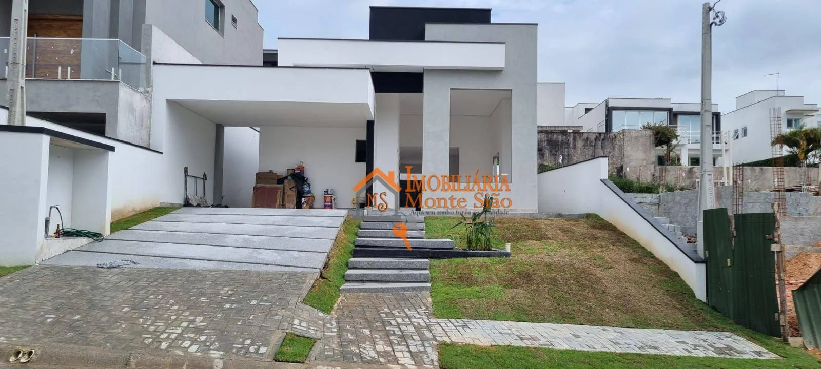 Foto do imóvel Casa com 3 dormitórios à venda, 150 m² por R$ 1.780.000,00 - Condomínio Aruã - Mogi das Cruzes/SP