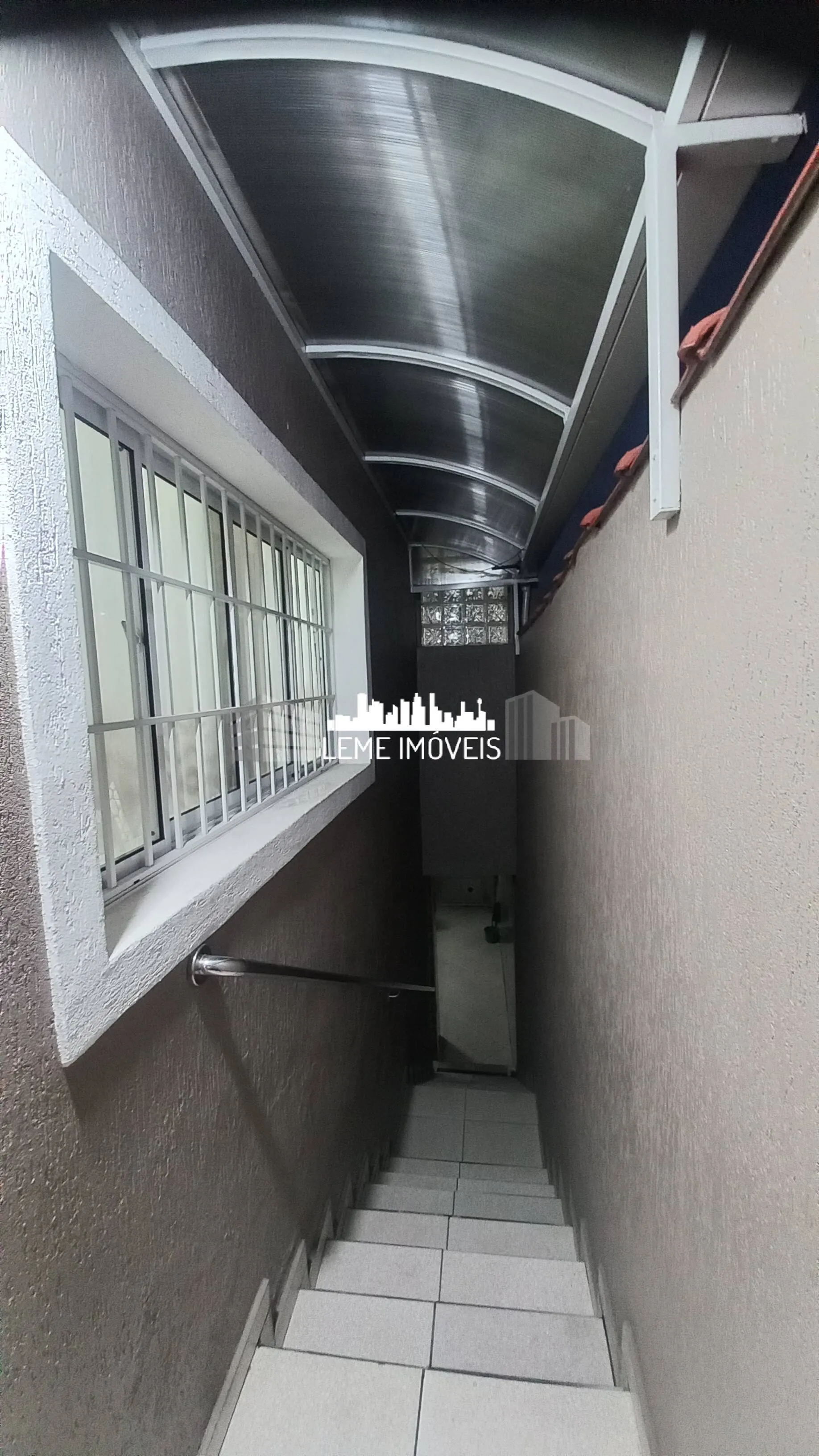 Imagem SOBRADO AMPLO COM DOCUMENTAÇÃO 100%!!! FINANCIE E UTILIZE O FGTS!!!