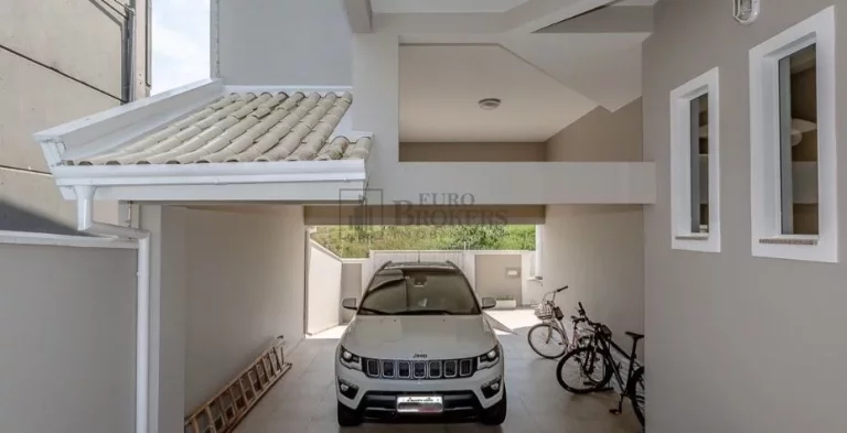 Imagem Casa com ampla estrutura de lazer, finamente mobiliada, bairro Ariribá, BC