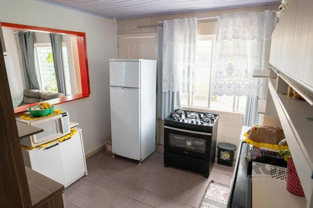 Imagem Casa para Venda com 6 dormitórios e 4 vagas no bairro Espirito Santo