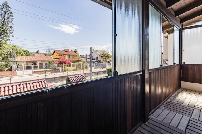 Imagem Casa para venda no bairro Guarujá em Porto Alegre