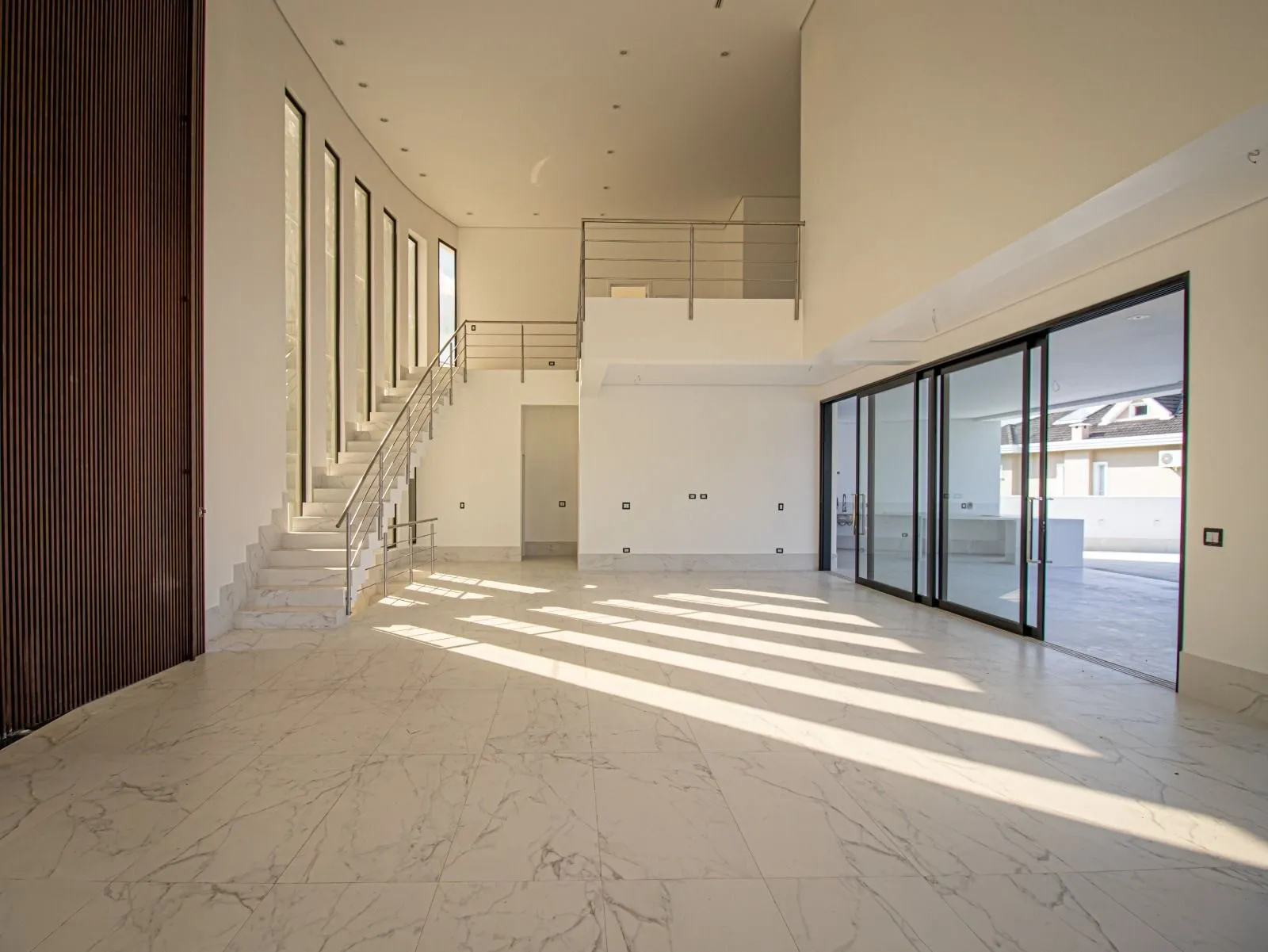 Imagem Casa Sobrado de 606,24m² Localizada no Alphaville Genesis 1 - Santana de Parnaíba - SP!