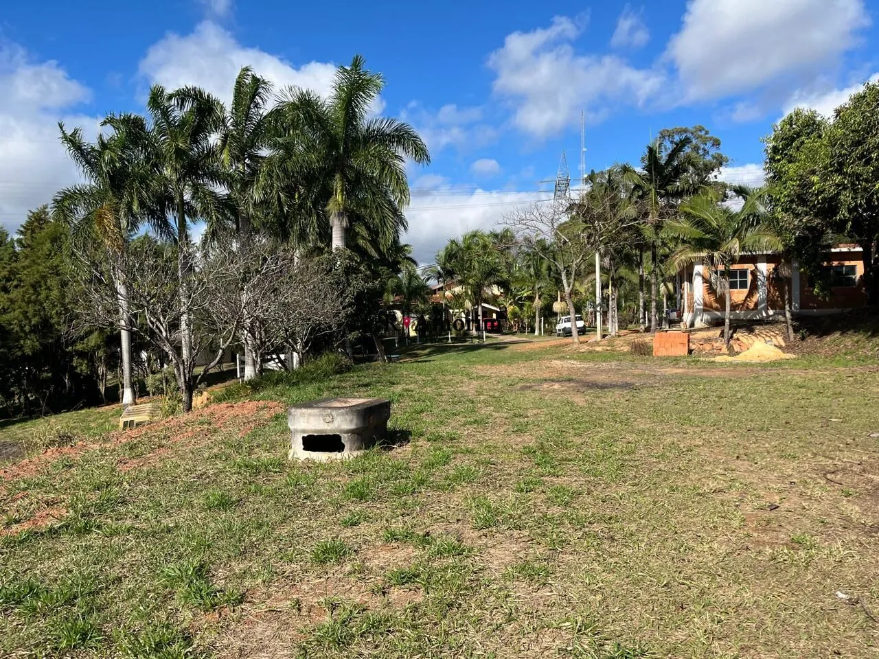 Imagem Terreno a venda em Itu com abundância de água, e área aproximada de 1.000 metros