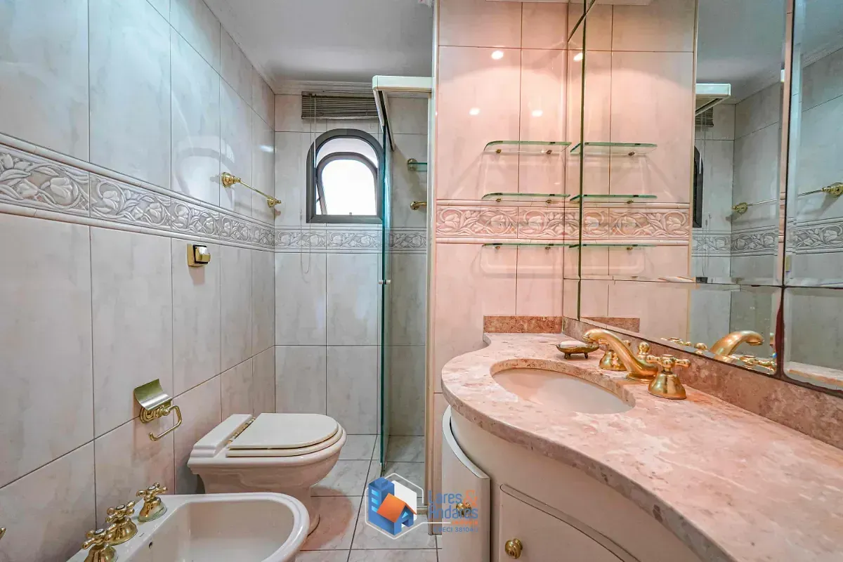 Imagem Apartamento para venda em Moema com 3 quartos, sendo 1 suíte, 142m²