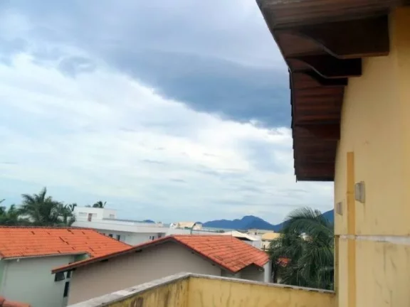 Imagem LINDISSIMO SOBRADO PERTINHO DA PRAIA