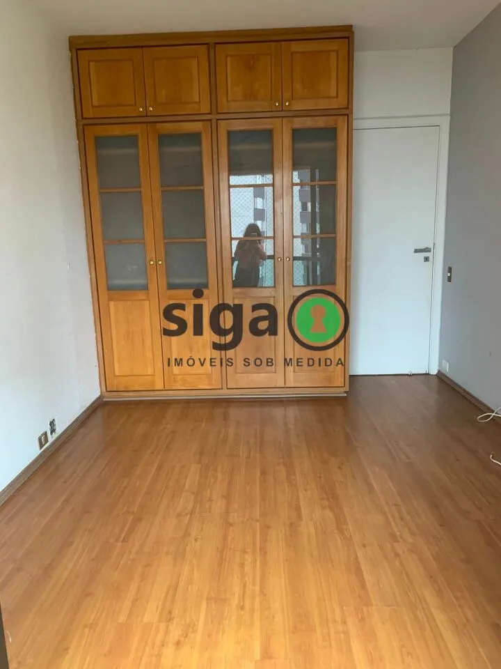 Imagem VENDE no Morumbi (Vila Suzana) Apartamento com 4 suítes, 4 Vagas + Depósito