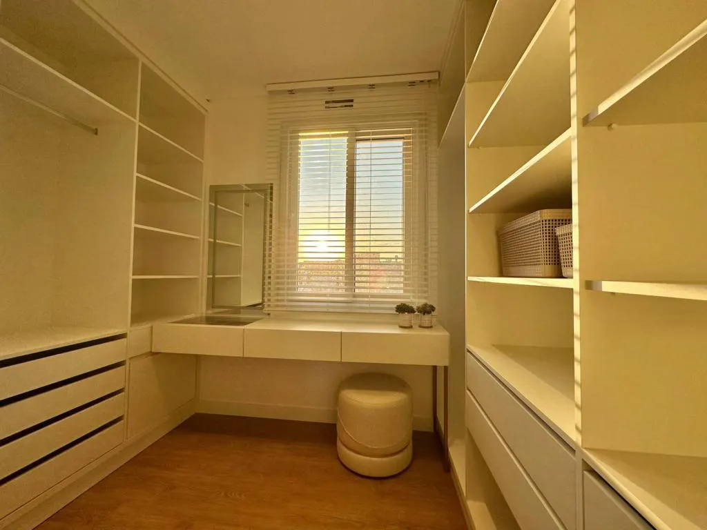 Imagem Casa em Condominio 5 Dormitórios - Bairro --