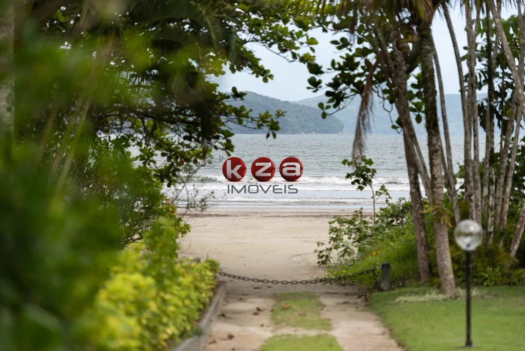 Imagem Casa de luxo a venda em Ubatuba, Praia Dura, frente para o mar. 6 suítes, 3 salas, 8 banheiros, 11 vagas, área gourmet592 m².