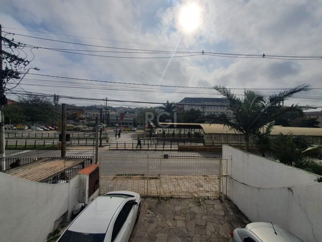 Imagem Casa para Venda - 226.9m², 5 dormitórios, sendo 2 suites, 5 vagas - Teresópolis