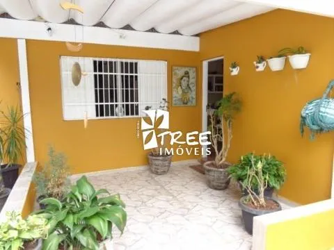 Imagem VENDA DE CHÁCARA NO COPACO, EM ARUJÁ/SP, A/T de 1.700m², A/C 150m², 3 dorm, sala com lareira, espaço c/ churrasqueira, pomar e 10 vagas. CONSULTE-NOS.