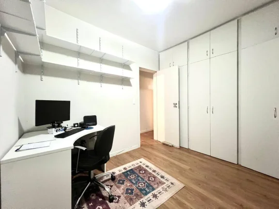 Imagem Cobertura à Venda com 150m², 3 Quartos, 2 Suítes e 4 Vagas -Excelente Local