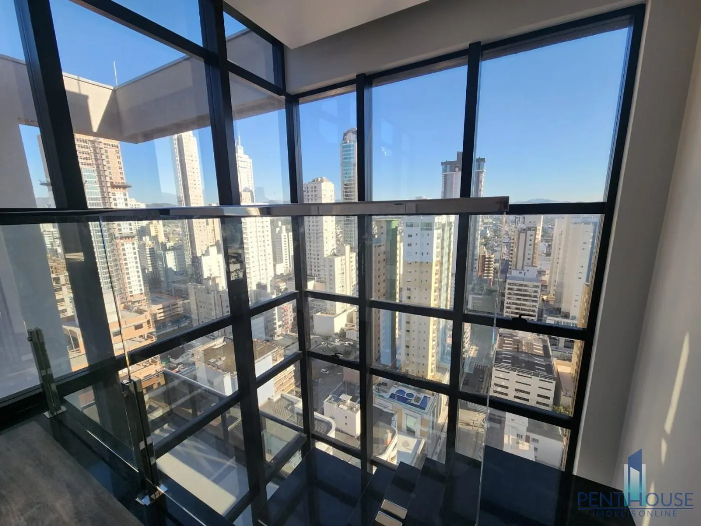 Imagem Cobertura Duplex para Venda em Balneário Camboriú, CENTRO, 3 dormitórios, 3 suítes, 4 banheiros, 3 vagas