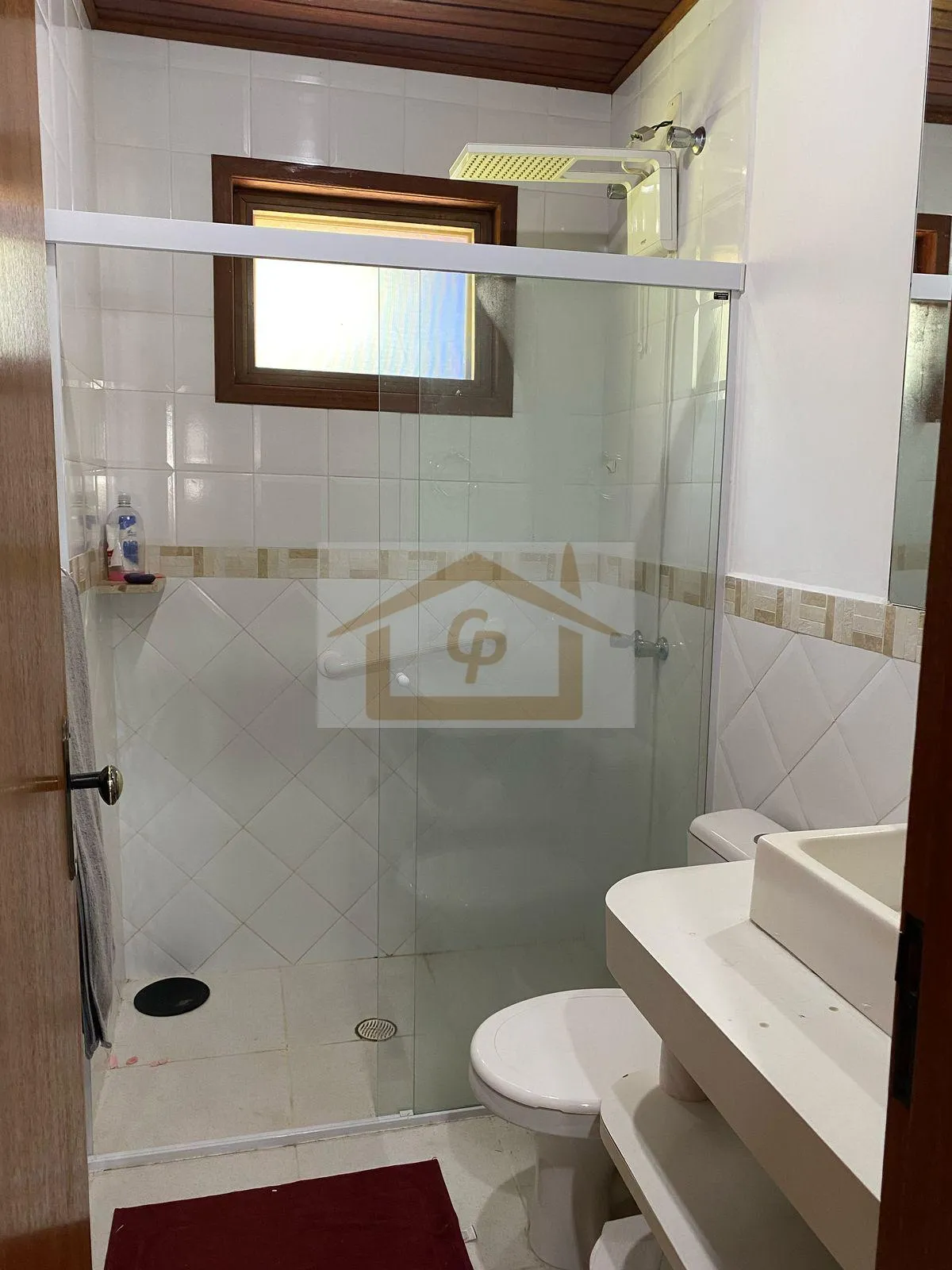 Imagem Casa mista com belo jardim 3 quartos sendo um suíte, 5 vagas. Rústico que encanta!