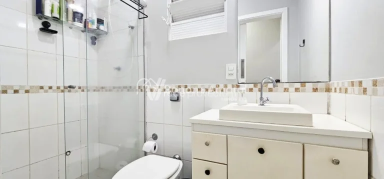Imagem Casa térrea reformada para venda em condomínio no Taquaral em Campinas, 3 quartos e 4 vagas