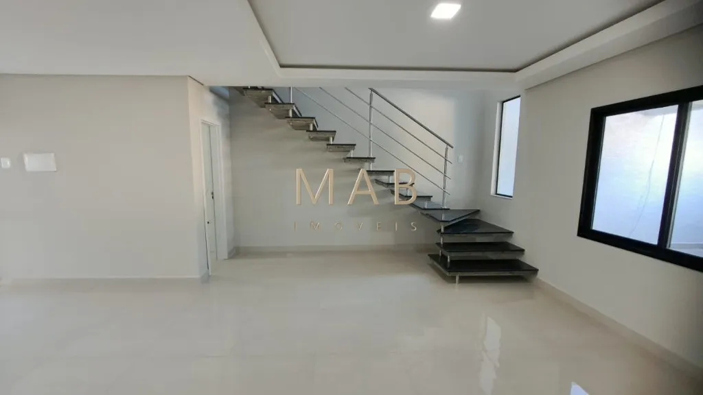 Imagem Casa Geminada de Alto Padrão à Venda em Ótima Localização na Praia de Ingleses - Florianópolis/SC!