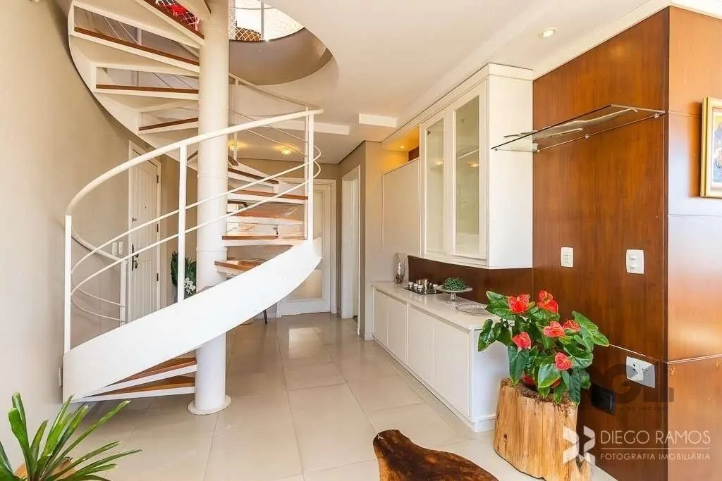 Imagem Cobertura para Venda - 185m², 3 dormitórios, sendo 1 suites, 2 vagas - Petrópolis