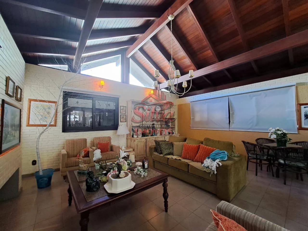 Imagem Casa alto padrão 5 dormitórios com quiosque a 300m do mar