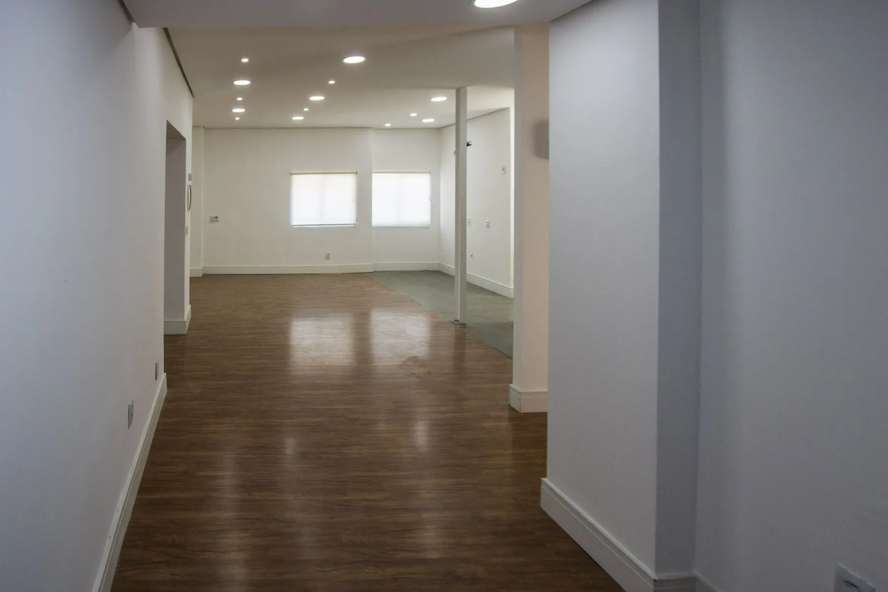 Imagem Casa comercial com aproximadamente 157m² privativos