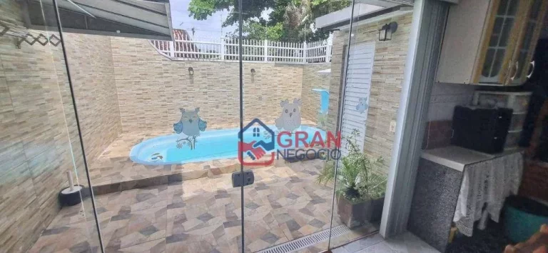 Imagem Casa em Matinhos - Com piscina - 50m da praia