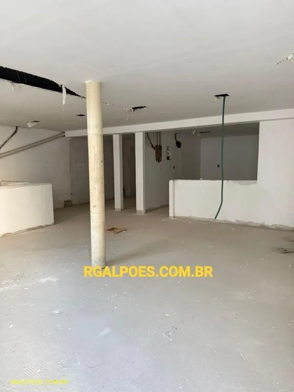 Imagem Galpão para Locação em RESENDE, JARDIM TROPICAL, 2 banheiros