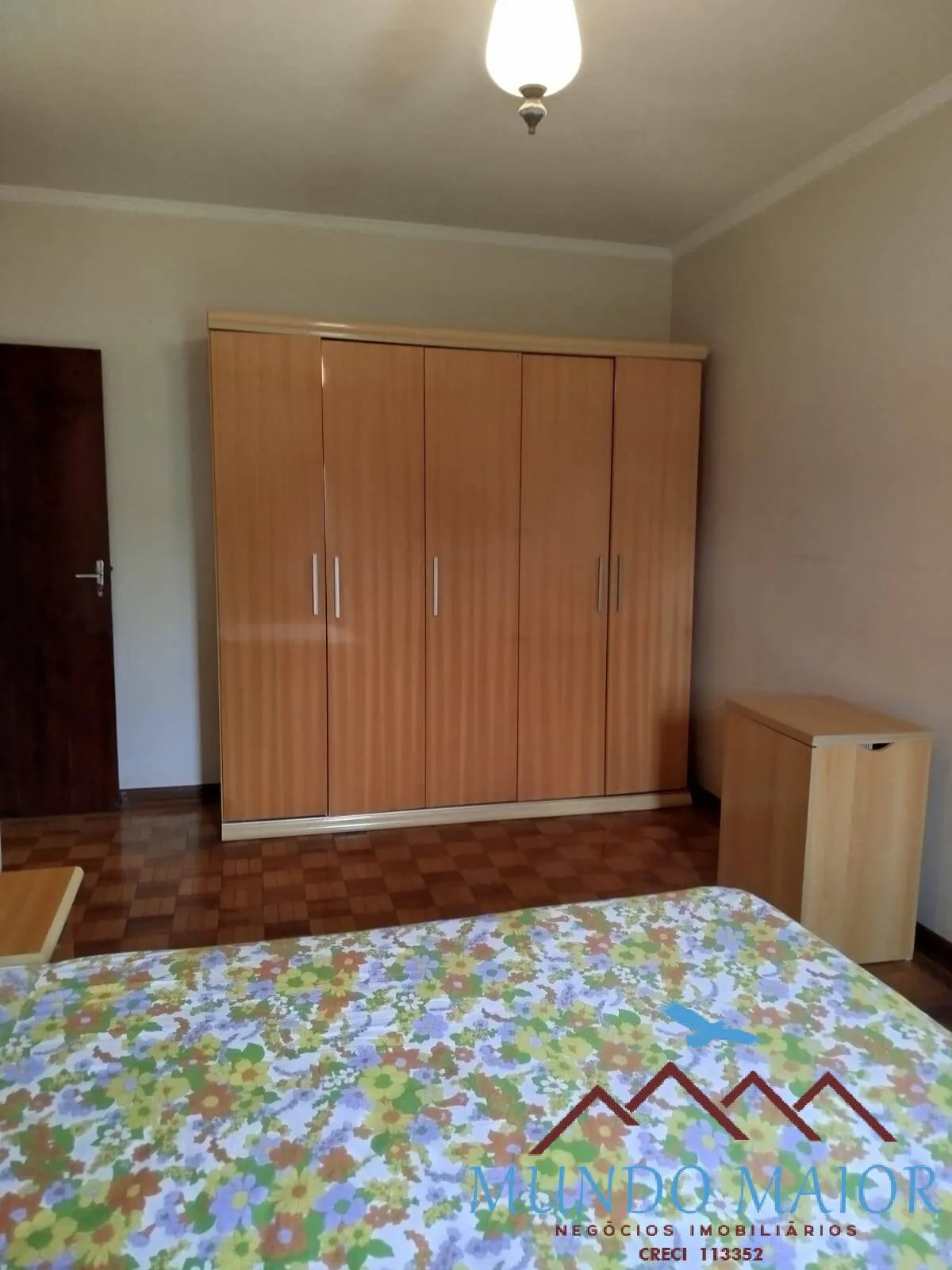 Imagem Oportunidade na Vila Gilda: Terreno Amplo com 2 Casas Térreas!