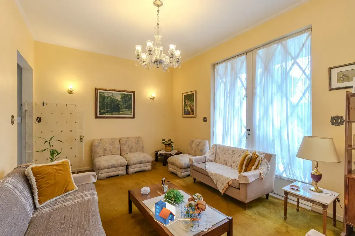 Imagem Casa para venda em Pacaembu com 3 quartos, 330m²