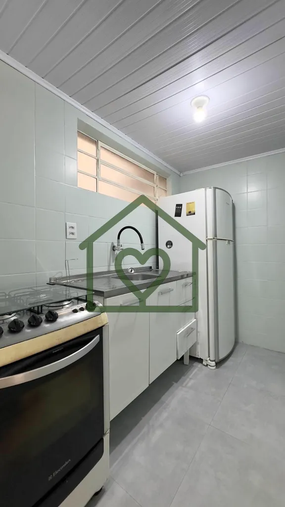 Imagem Apartamento 1 dormitório, com sacada, semi mobiliado, living 2 ambientes, cozinha e 1 banheiro soci...
