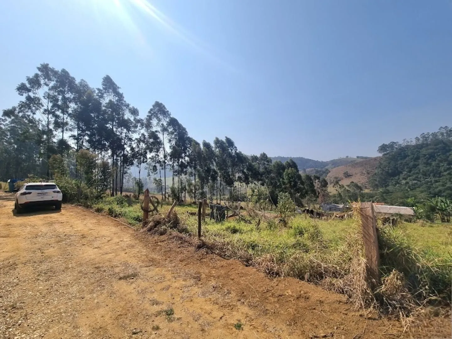 Imagem Terreno Chácara à Venda com Vista Panorâmica para a Serra e Proximidade de 1 km da Água, Ideal para Refúgio em Pindamonhangaba, SP