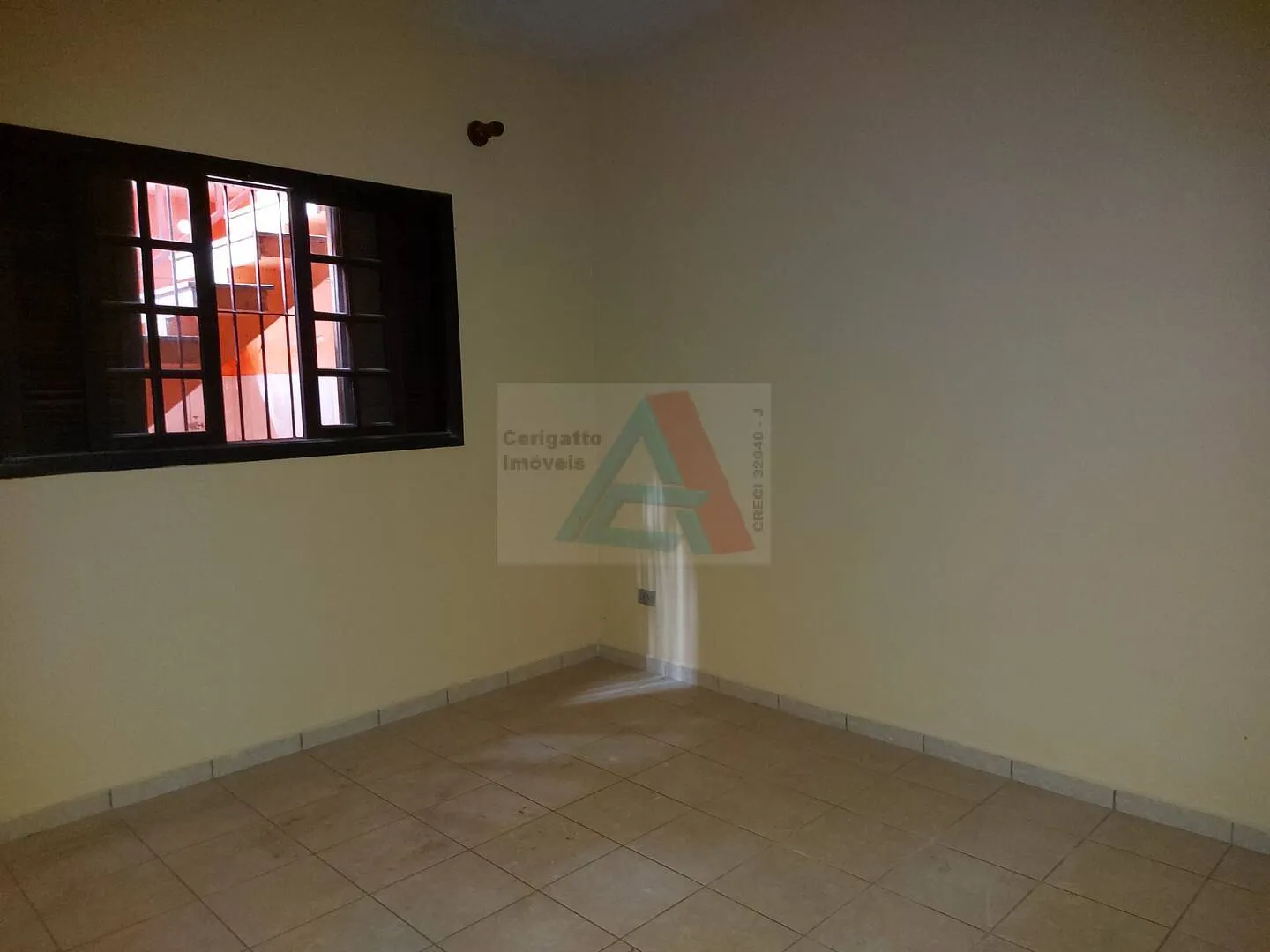 Imagem Sobrado Amplo para Locação no Jardim Teles de Menezes - Santo André!