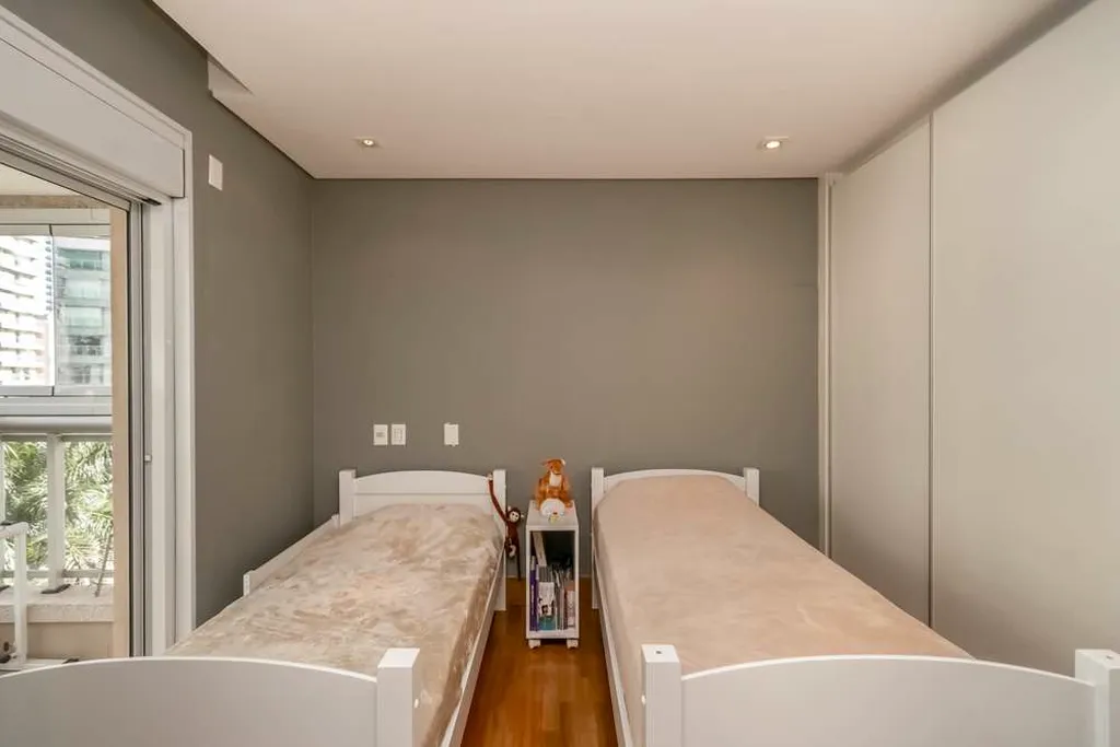 Imagem Apartamento à venda em São Paulo, Vila Nova Conceição, com 2 quartos, 146m2