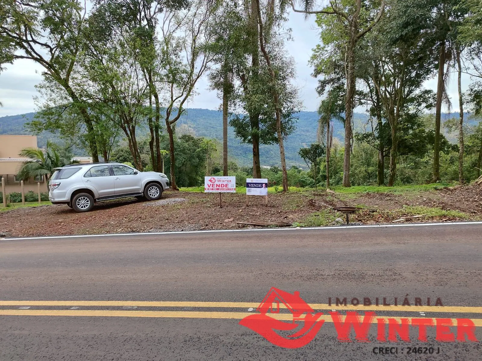Imagem Amplo terreno de 3.640,32m² com linda vista próximo ao Welt Platz.