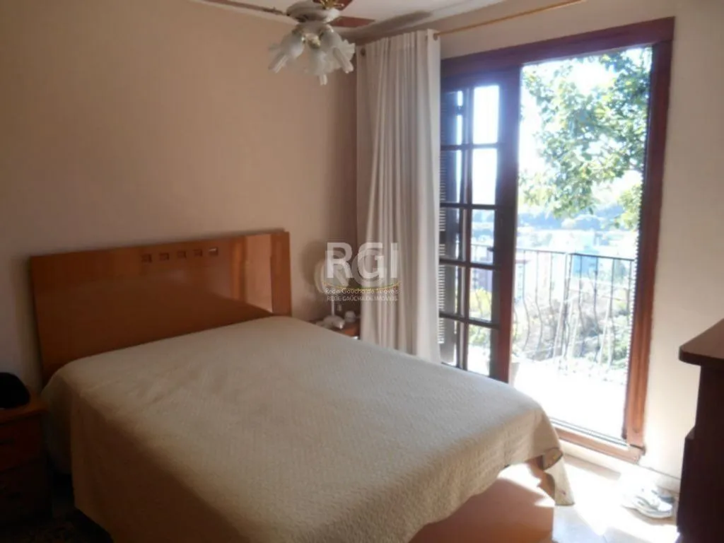 Imagem Casa para Venda - 185m², 4 dormitórios, sendo 2 suites, 4 vagas - Nonoai
