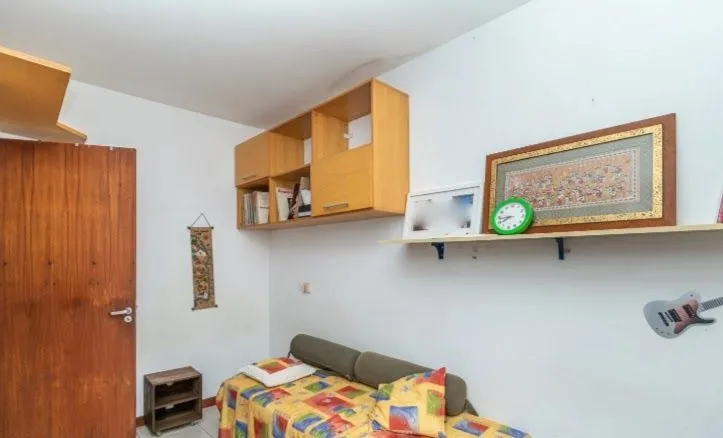 Imagem Casa com 3 dormitórios, no bairro Ipanema, zona sul de Porto Alegre, RS.