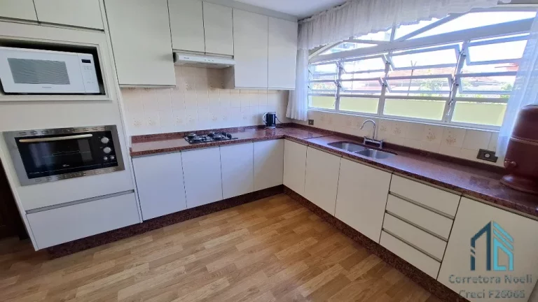 Imagem Casa com amplo terreno, a venda 04 quartos c/suíte no Seminário em Curitiba PR