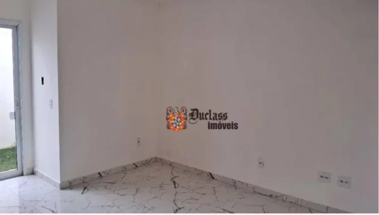 Imagem Sobrado à venda, 2 dormitórios, 65 m², em condomínio, por R$ 368.000 - Pinheirinho - Jarinu/SP