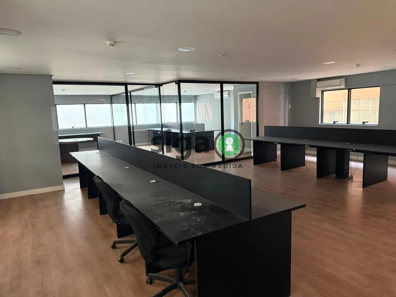 Imagem Conjunto Comercial para Locação com 128m²,no Jardim Paulista,3 salas 4 ,banheiros e Ar condicionado
