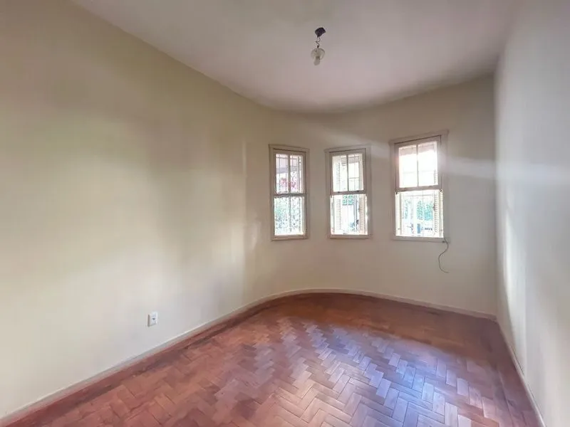 Imagem Casa 4 dormitórios no bairro Rio Branco em Porto Alegre para Alugar
