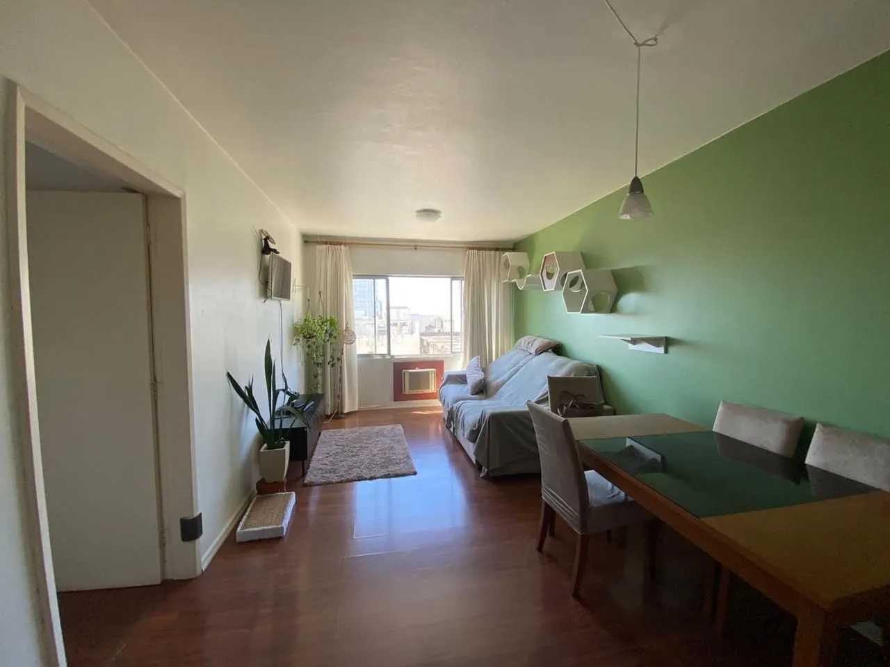 Imagem Apartamento Mobiliado a venda / Avenida Independência / 2 Dormitórios